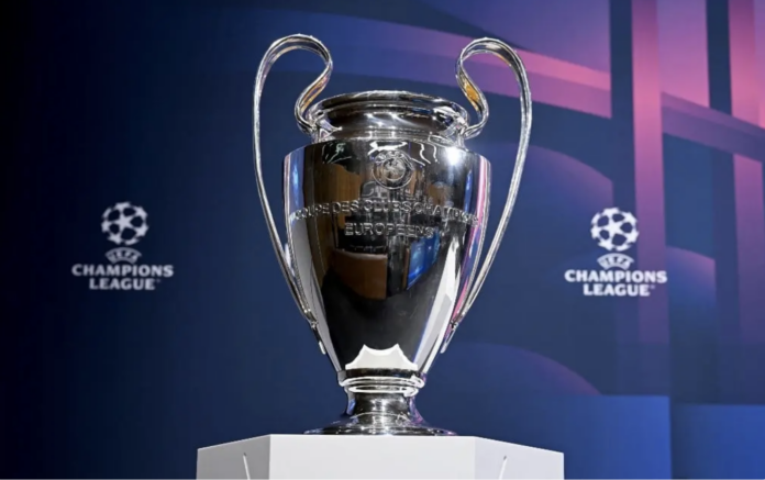 O troféu da Liga dos Campeões da UEFA está em exibição.