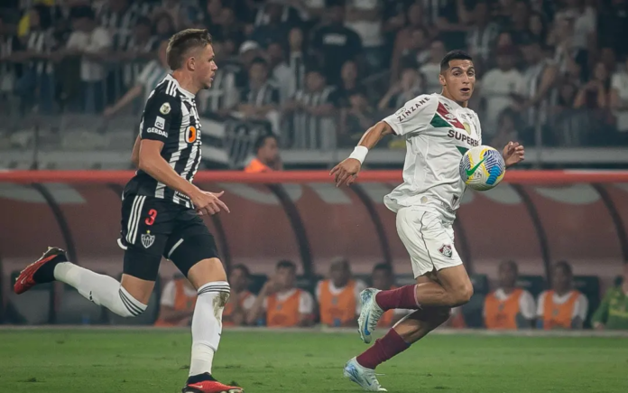 O palpite Fluminense e Atlético-MG promete fortes emoções e táticas bem definidas, sendo vital para o avanço rumo à semifinal da Libertadores! Imagem: Lance!