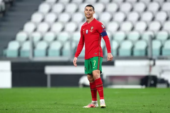 CR7 foi o primeiro jogador a vencer o Prêmio Puskás com um gol memorável em 2009. Imagem: Shutterstock / Portal EdiCase